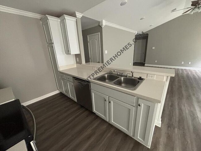 Building Photo - 55 Buena Vis Dr
