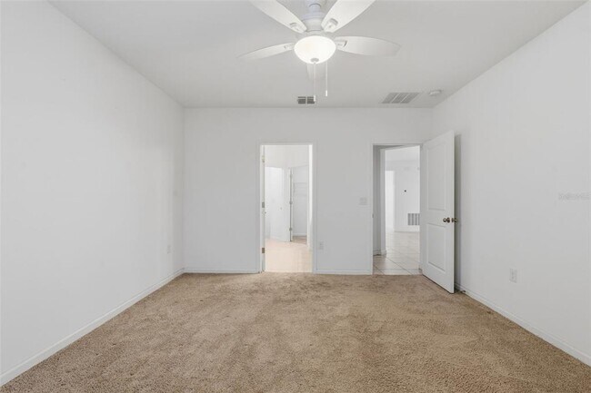 Building Photo - 836 Cambridge Dr