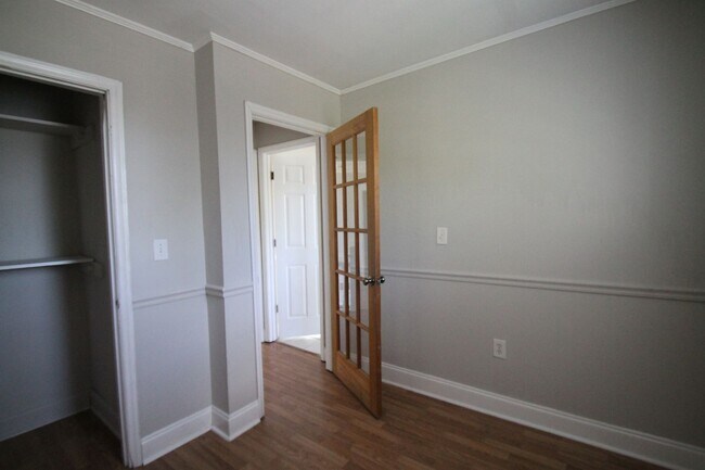 Building Photo - Exclusively Offered By Muse Realty Rentals...