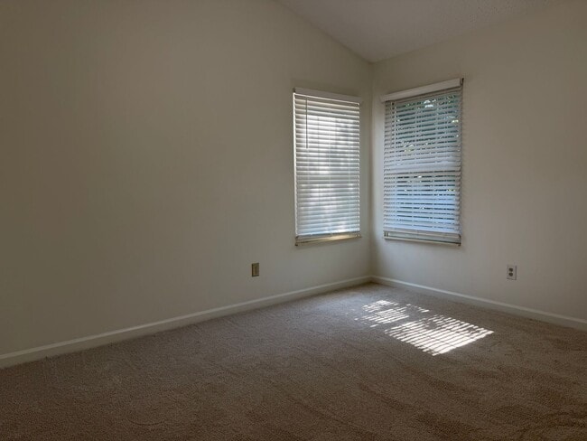 Building Photo - 106 Meridian Ct