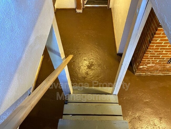 Building Photo - 1762 NW Harrison Blvd