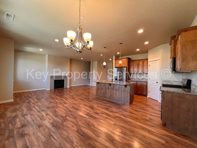 Building Photo - AVAILABLE NOW! Hazel Dell 5 Bedroom Close ...