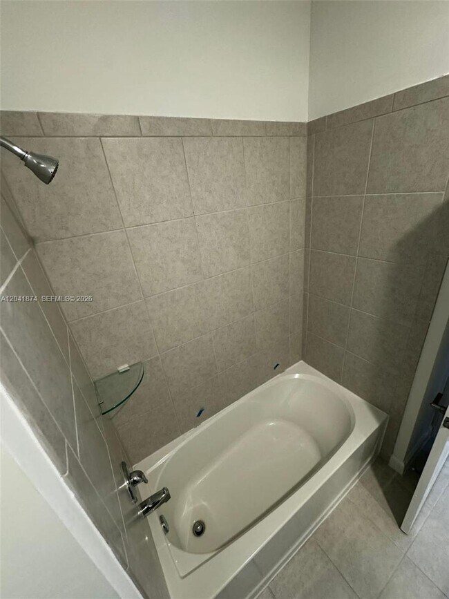 Building Photo - 285 SW 159th Ln