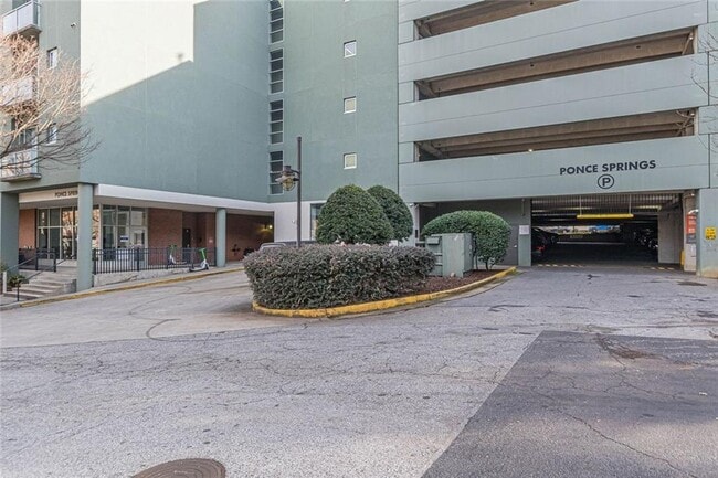 Building Photo - 620 Glen Iris Dr NE