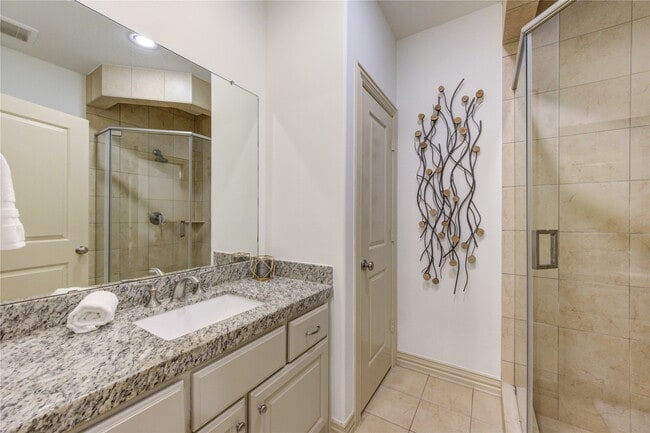 Building Photo - 13606 Teal Bluff Ln