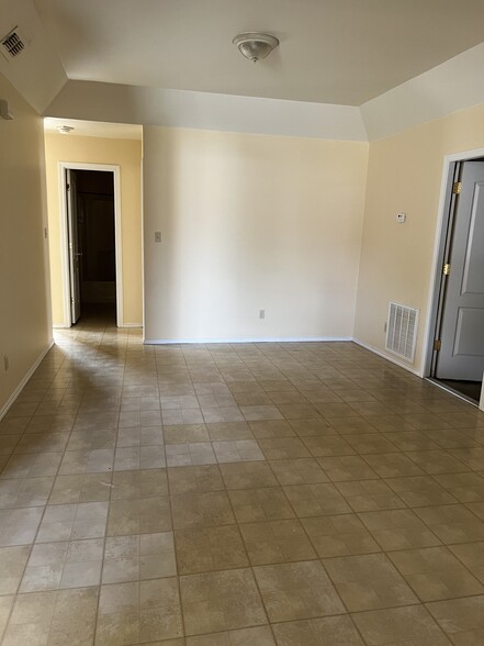 Dining area or living area - 1614 Bush St