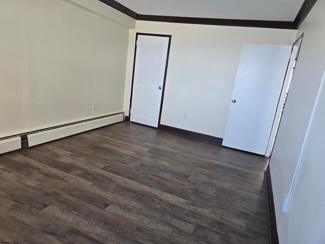 Building Photo - 3817 Ventnor Ave