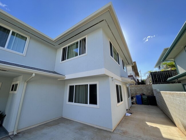 Building Photo - 738 22nd Ave