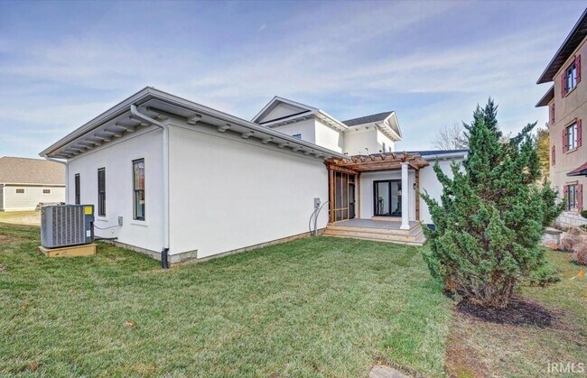 Building Photo - 3430 S Forrester St