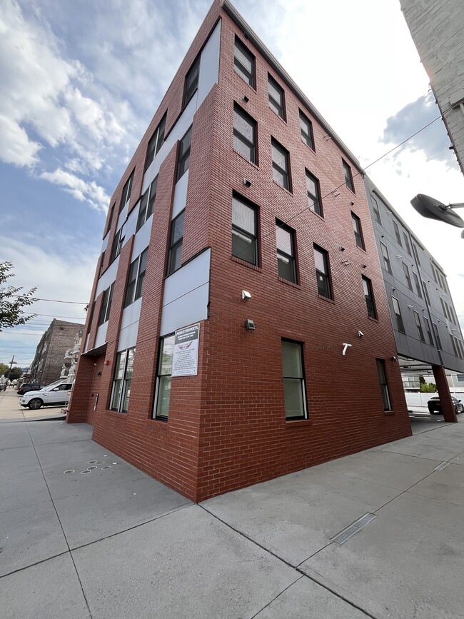 Building Photo - 373 Danforth Ave