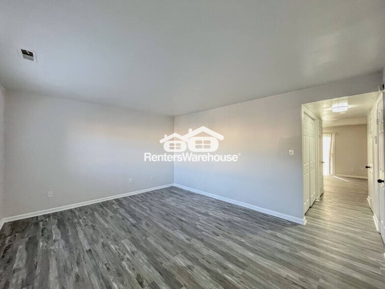 Building Photo - 1866 Olde Buckingham Rd