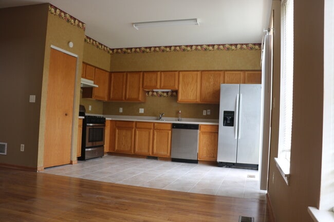 Building Photo - 379 Reston Cir