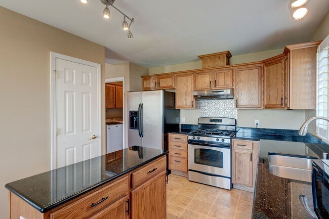 Building Photo - 3 Bedroom 2 Bath Home in Redwing