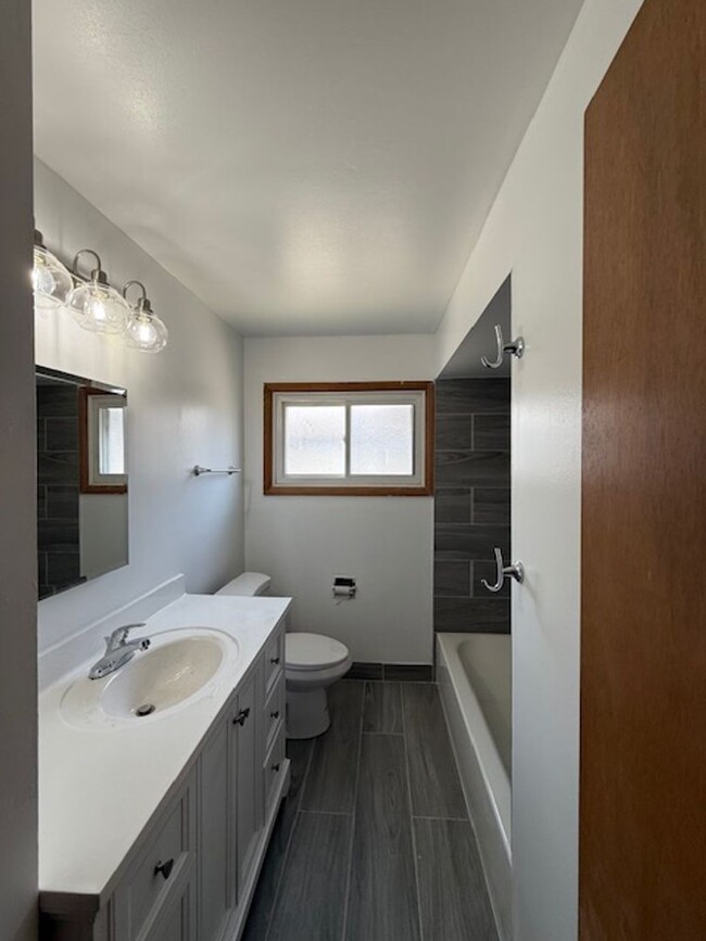 Building Photo - 4322n88tM