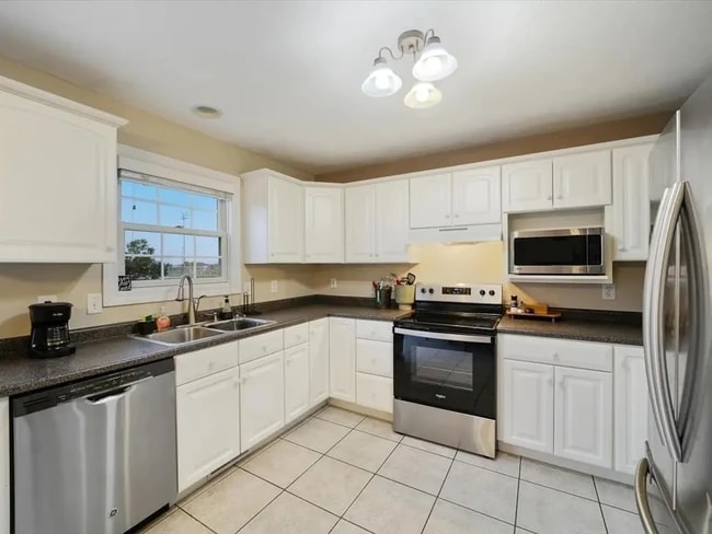 Building Photo - 1831 Marina Dr