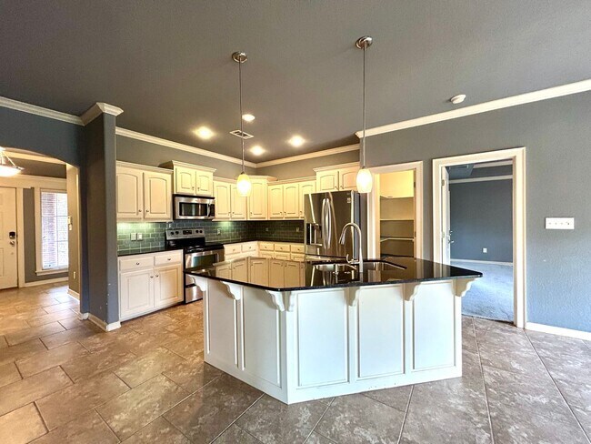 Building Photo - Stunning West Fayetteville Single Family Home