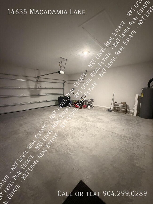 Building Photo - 14635 Macadamia Ln