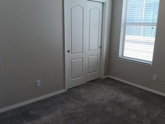 Building Photo - 1160 Vallecito Loop NW