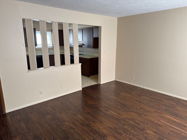 Building Photo - 409 E Downing St