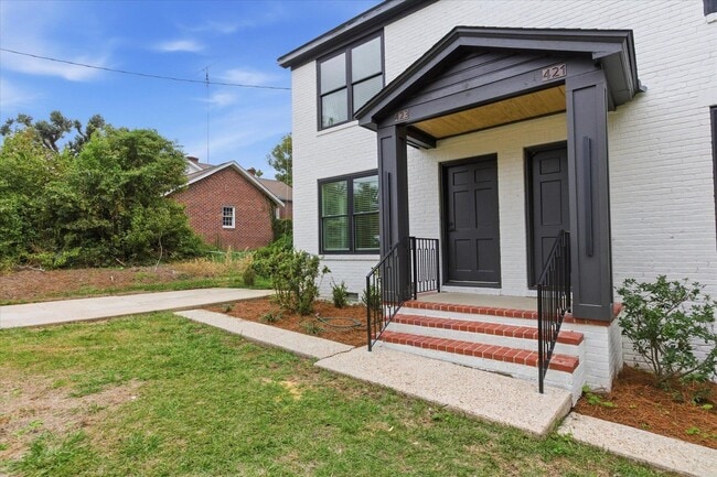 Building Photo - 421 E Jennings St