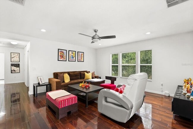 Building Photo - 10148 Malpas Point