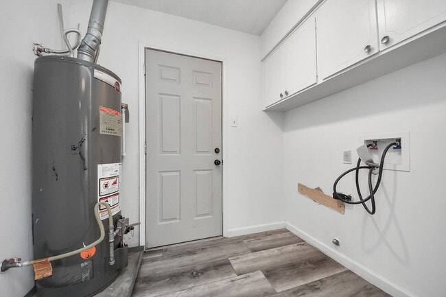 Building Photo - 8011 La Roche Ln