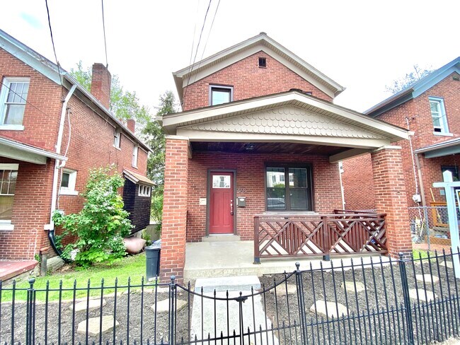 Primary Photo - 468 Belonda St