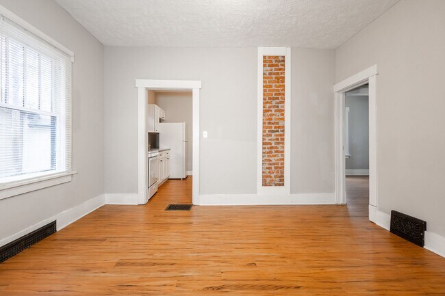 Building Photo - 1442 Plum St