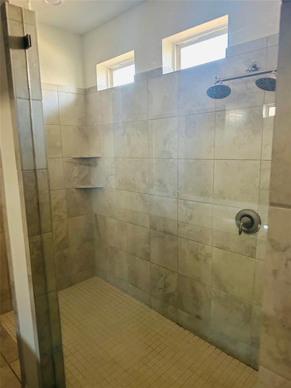 Building Photo - 608 Sixpence Ln