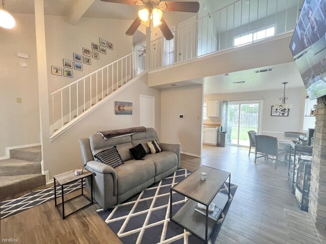 Building Photo - 2 br, 2 bath House - 2501 Windmill Dr