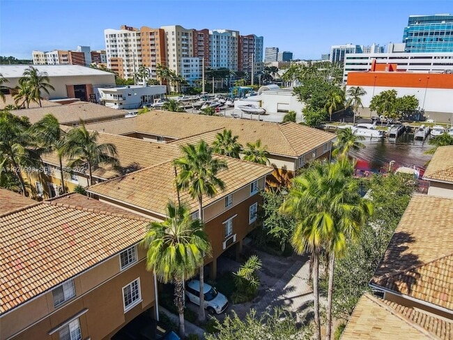 Building Photo - 2945 NE 185th St