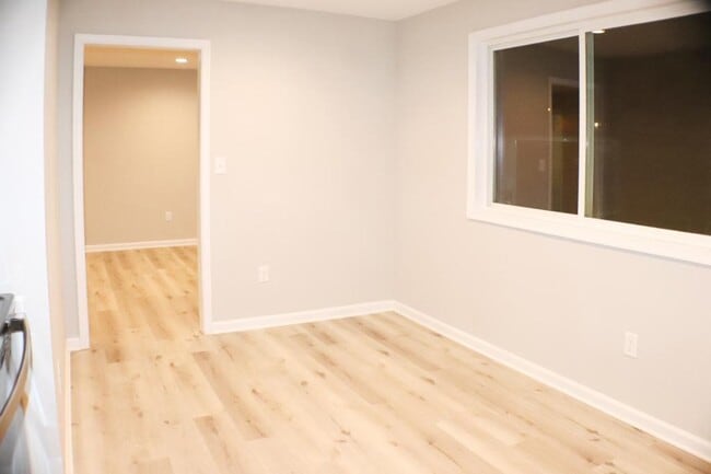 Building Photo - 12 Rockridge Ct