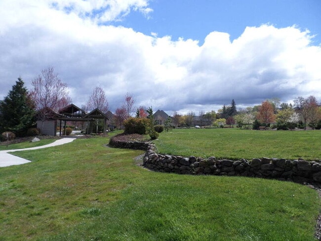 Building Photo - 528 W Nevada St