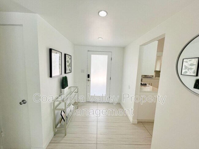 Building Photo - 2719 E Ventura Rd