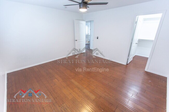 Building Photo - 110 Cholla St