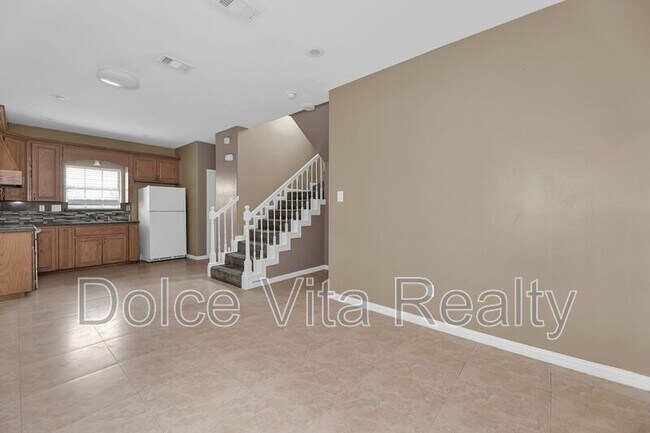 Building Photo - 2102 Kimberly Ln