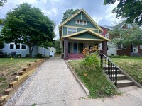 Building Photo - 330 Hampton Ave SE