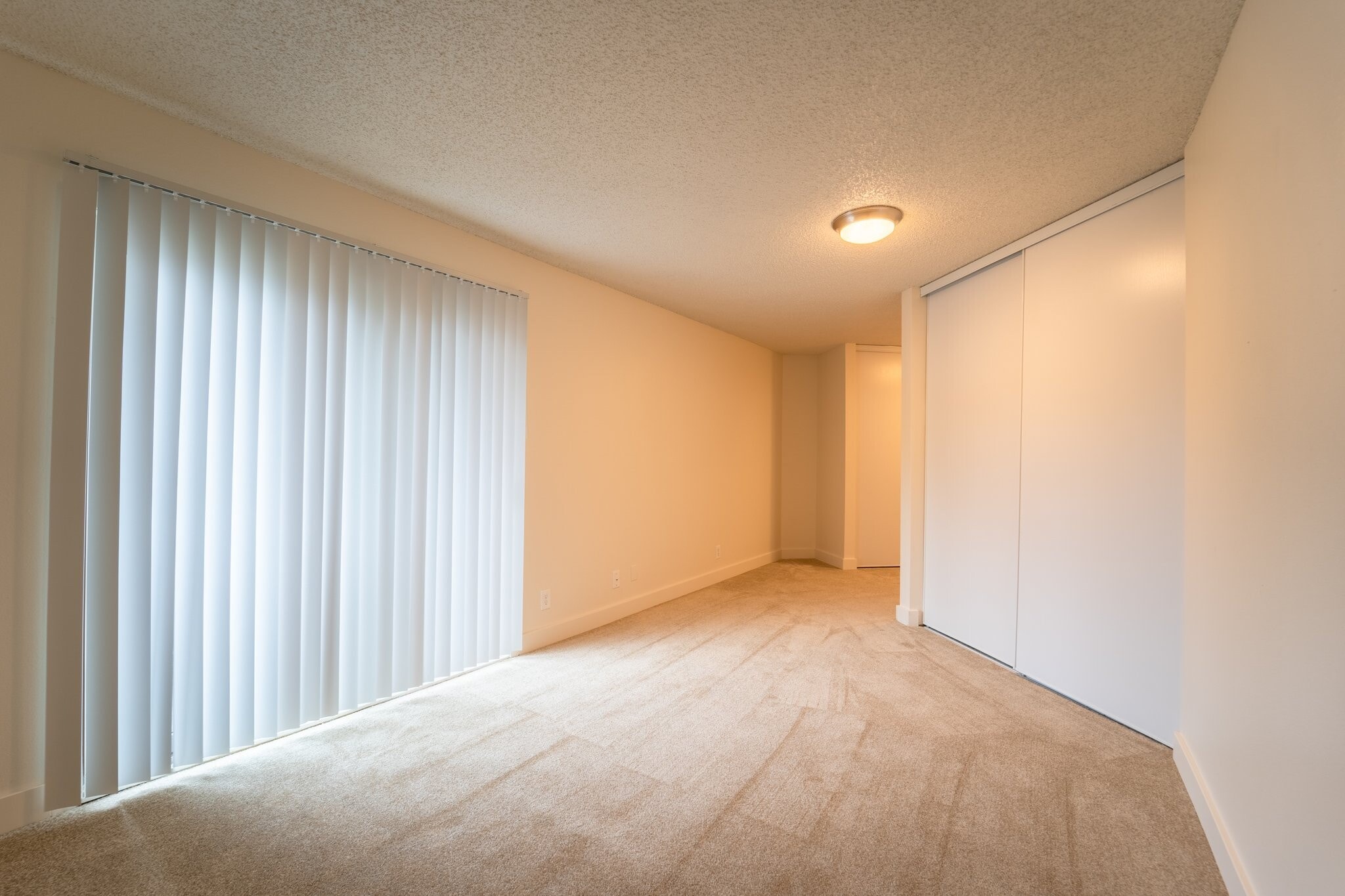 Building Photo - 8585 SW Canyon Ln