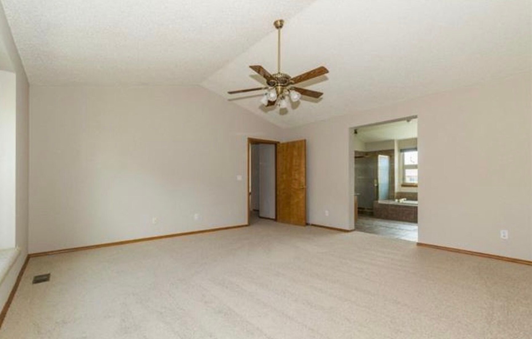 Building Photo - 15425 Holbein Dr