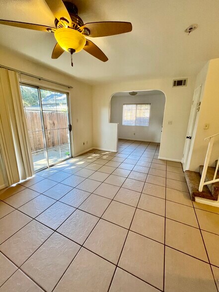 Building Photo - 3199 Royal Oaks Dr