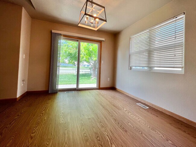 Building Photo - Charming 3-Bedroom Windsor Home: Comfort, Style, and Convenience Await!