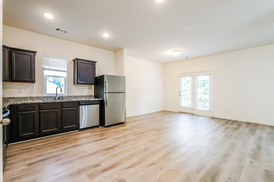 Building Photo - 7261 Lacey Dr