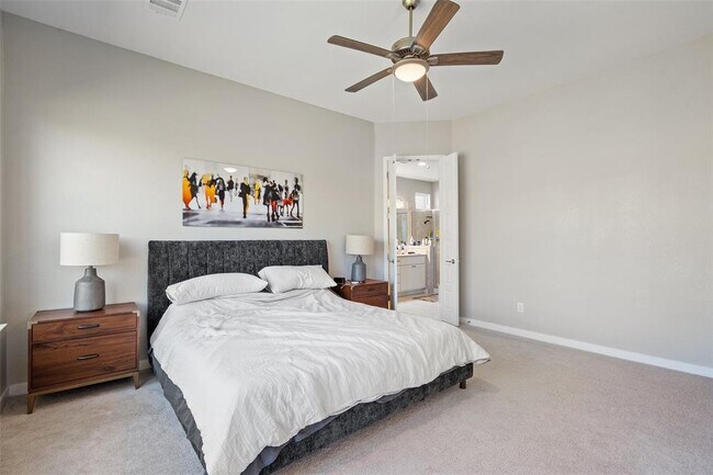 Building Photo - 4300 Sutter Cv