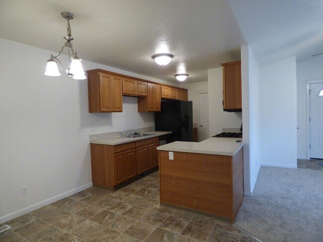 Building Photo - 3536-3538 Fisher Ct NE Salem, OR 97305