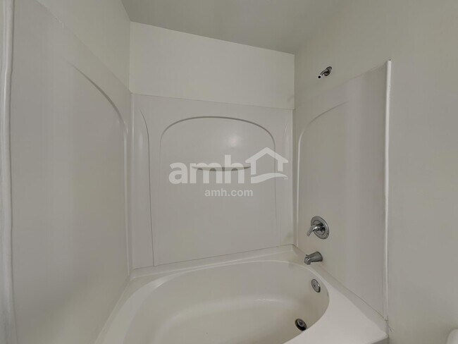 Building Photo - 8730 Royal Bluff Dr