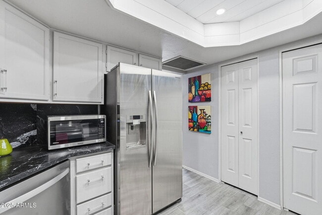 Building Photo - 18002 N 12th St