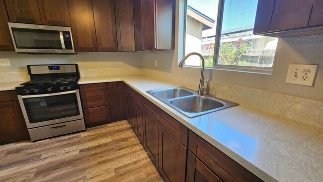Building Photo - 3 bedroom 2 bath House in Escondido