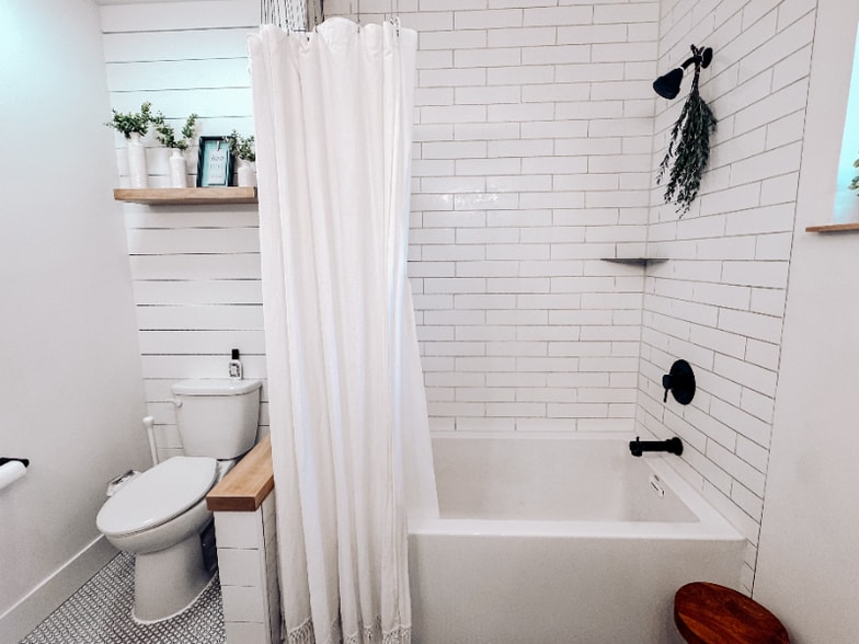 Building Photo - 406 S Irena Ave