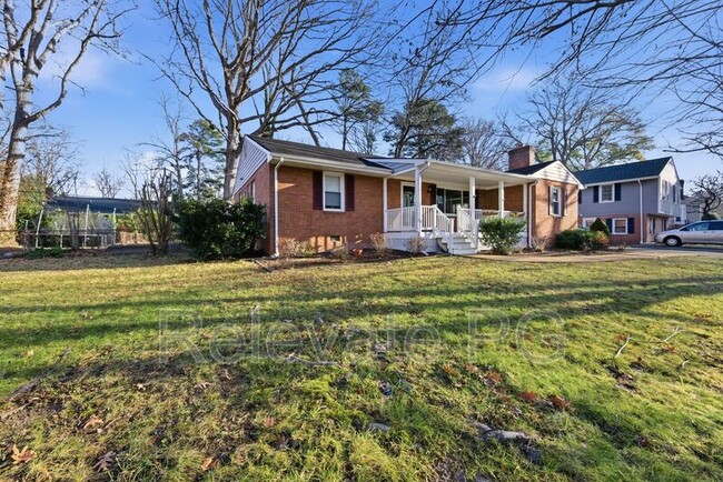 Building Photo - 8410 Yolanda Rd