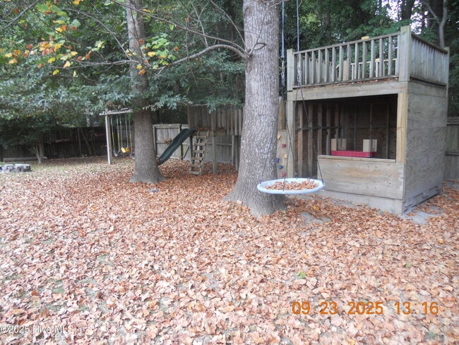 Building Photo - 105 Spring Leaf Ln